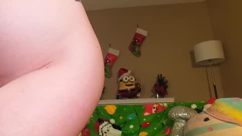 Khloe online show from 12-21-24, 04:19