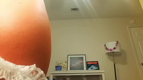 Khloe online show from 03-12-25, 03:24