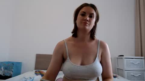 Snapshot of khrysssarah chatting on 07-11-26, 12:08 Sarah online show from 07-11-26, 12:08