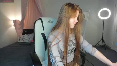 Ellie online show from 10-08-25, 03:04