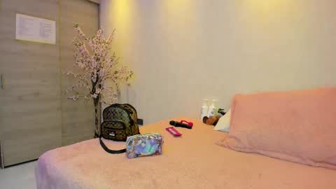    N         M online show from 10-18-25, 11:33