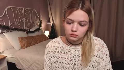 Snapshot of kiana_vision chatting on 12-15-25, 05:44 Kiana online show from 12-15-25, 05:44