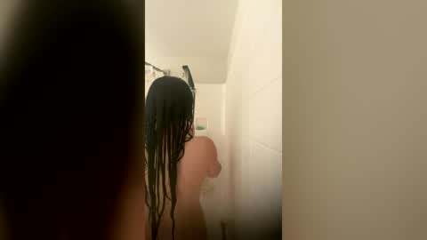 Snapshot of kiannaluv chatting on 06-17-26, 01:12 kiannaluv online show from 06-17-26, 01:12