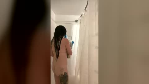 Snapshot of kiannaluv chatting on 07-14-26, 12:33 kiannaluv online show from 07-14-26, 12:33
