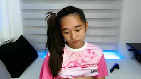 Snapshot of kiara_bedisa143 chatting on 11-07-25, 01:27 i love bella online show from 11-07-25, 01:27