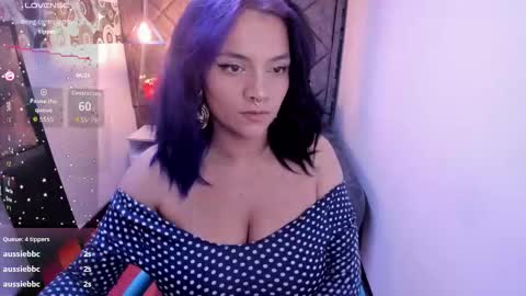 kiara Cruz online show from 11-15-25, 09:00