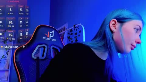 Kira online show from 09-29-25, 08:57