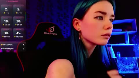 Kira online show from 10-08-25, 10:18