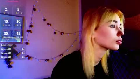 Snapshot of kiara_dream chatting on 01-09-26, 09:38 Kira online show from 01-09-26, 09:38