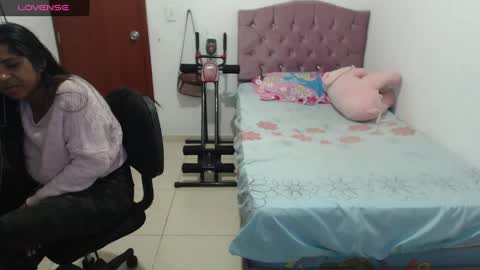 Snapshot of kiara_williamss chatting on 12-19-24, 01:39 Kiara online show from 12-19-24, 01:39