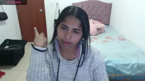 Snapshot of kiara_williamss chatting on 12-20-24, 02:41 Kiara online show from 12-20-24, 02:41