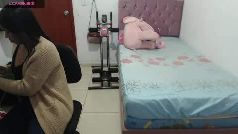 Snapshot of kiara_williamss chatting on 12-22-24, 12:17 Kiara online show from 12-22-24, 12:17