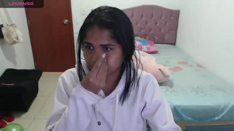 Snapshot of kiara_williamss chatting on 12-23-24, 07:20 Kiara online show from 12-23-24, 07:20