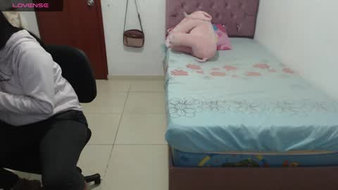 Snapshot of kiara_williamss chatting on 12-27-24, 01:53 Kiara online show from 12-27-24, 01:53