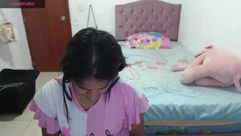 Snapshot of kiara_williamss chatting on 12-27-24, 10:37 Kiara online show from 12-27-24, 10:37