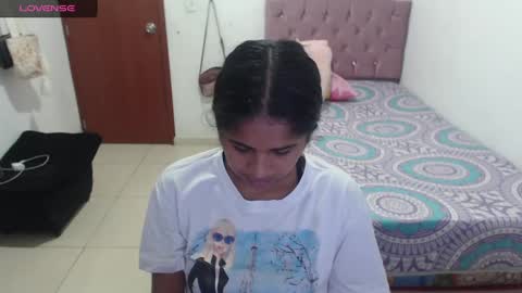 Snapshot of kiara_williamss chatting on 02-05-25, 01:04 Kiara online show from 02-05-25, 01:04