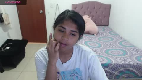 Snapshot of kiara_williamss chatting on 02-18-25, 06:04 Kiara online show from 02-18-25, 06:04