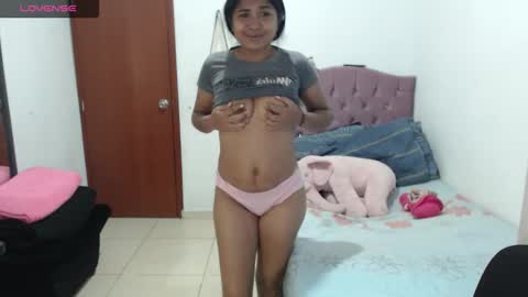 Snapshot of kiara_williamss chatting on 09-14-25, 12:32 Kiara online show from 09-14-25, 12:32