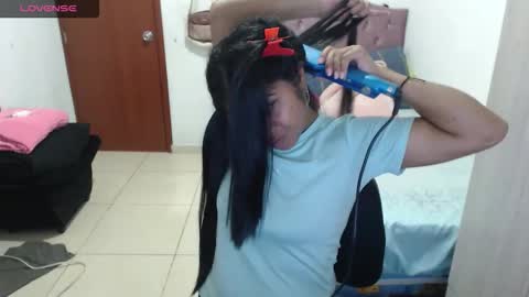 Snapshot of kiara_williamss chatting on 09-17-25, 06:31 Kiara online show from 09-17-25, 06:31