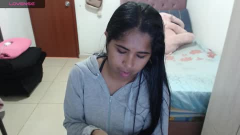 Snapshot of kiara_williamss chatting on 09-23-25, 05:49 Kiara online show from 09-23-25, 05:49