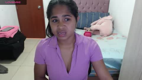 Snapshot of kiara_williamss chatting on 09-26-25, 05:28 Kiara online show from 09-26-25, 05:28