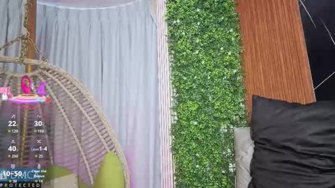 Kiara Zahiri online show from 10-30-25, 11:00