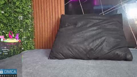 Kiara Zahiri online show from 10-31-25, 11:11