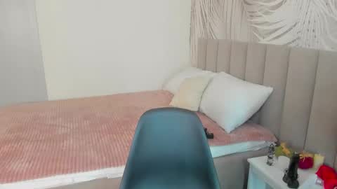 Kiara online show from 11-04-25, 01:48