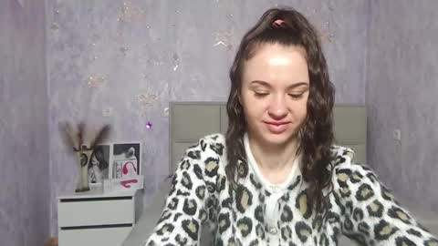 Snapshot of kiaracriegs chatting on 01-28-25, 06:39 Kara online show from 01-28-25, 06:39