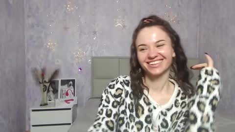 Snapshot of kiaracriegs chatting on 01-29-25, 12:43 Kara online show from 01-29-25, 12:43