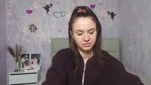 Snapshot of kiaracriegs chatting on 02-06-25, 01:27 Kara online show from 02-06-25, 01:27