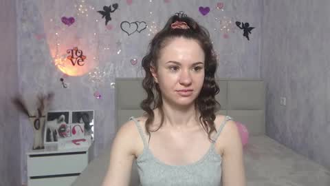 Snapshot of kiaracriegs chatting on 02-12-25, 02:14 Kara online show from 02-12-25, 02:14