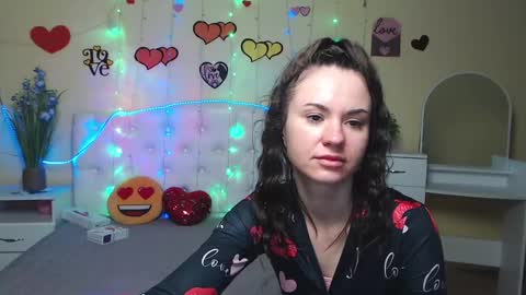 Snapshot of kiaracriegs chatting on 02-14-25, 02:39 Kara online show from 02-14-25, 02:39