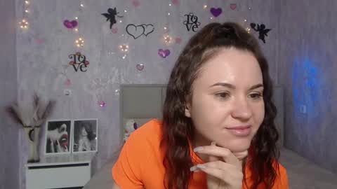 Snapshot of kiaracriegs chatting on 02-15-25, 02:04 Kara online show from 02-15-25, 02:04