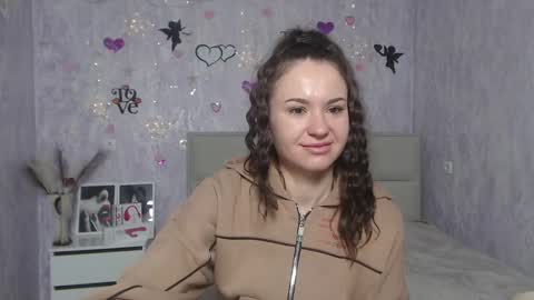 Snapshot of kiaracriegs chatting on 02-16-25, 07:05 Kara online show from 02-16-25, 07:05