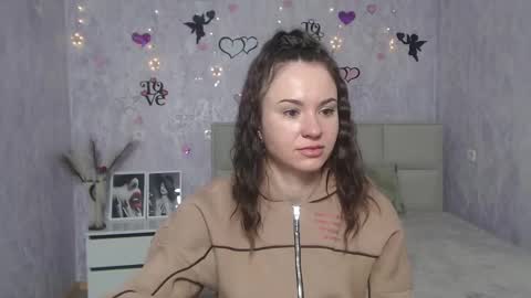 Snapshot of kiaracriegs chatting on 02-17-25, 07:21 Kara online show from 02-17-25, 07:21