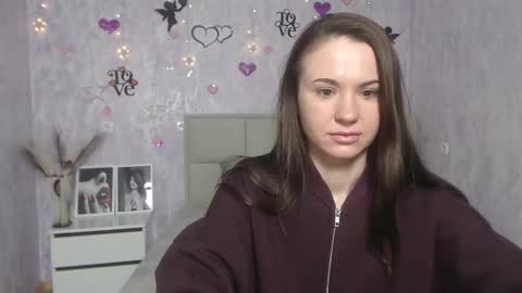 Snapshot of kiaracriegs chatting on 02-18-25, 06:26 Kara online show from 02-18-25, 06:26