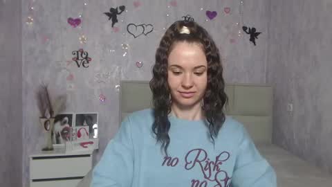 Snapshot of kiaracriegs chatting on 03-05-25, 10:10 Kara online show from 03-05-25, 10:10