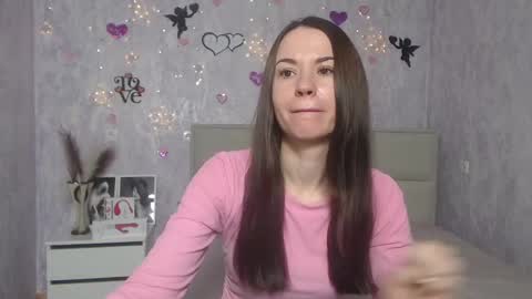 Snapshot of kiaracriegs chatting on 03-06-25, 06:48 Kara online show from 03-06-25, 06:48