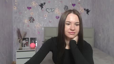 Snapshot of kiaracriegs chatting on 03-08-25, 06:16 Kara online show from 03-08-25, 06:16