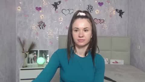 Snapshot of kiaracriegs chatting on 03-10-25, 03:23 Kara online show from 03-10-25, 03:23