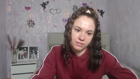 Snapshot of kiaracriegs chatting on 03-12-25, 06:33 Kara online show from 03-12-25, 06:33