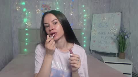 Snapshot of kiaracriegs chatting on 09-25-25, 05:27 Kara online show from 09-25-25, 05:27