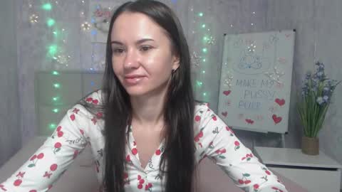 Snapshot of kiaracriegs chatting on 10-11-25, 05:44 Kara online show from 10-11-25, 05:44