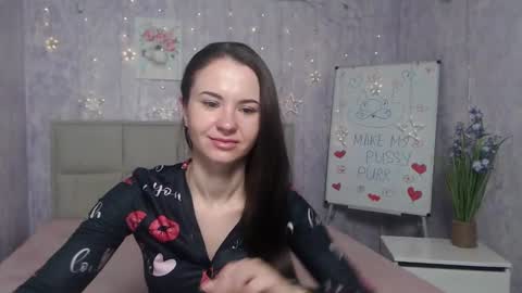 Snapshot of kiaracriegs chatting on 10-12-25, 05:23 Kara online show from 10-12-25, 05:23