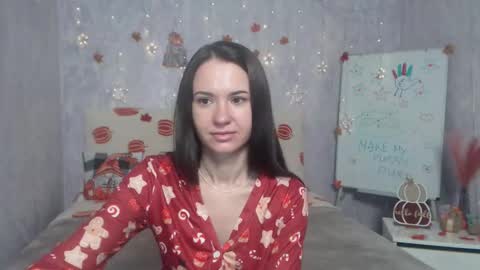 Snapshot of kiaracriegs chatting on 11-17-25, 06:35 Kara online show from 11-17-25, 06:35