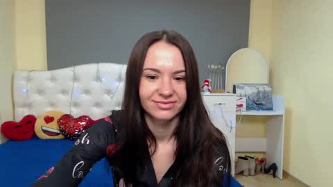 Snapshot of kiaracriegs chatting on 12-02-25, 07:09 Kara online show from 12-02-25, 07:09