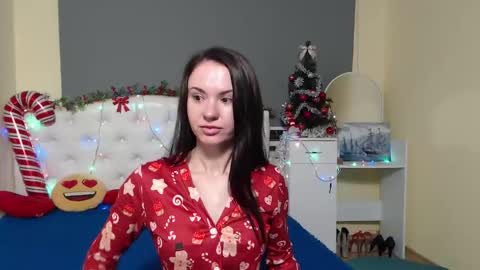 Snapshot of kiaracriegs chatting on 12-14-25, 06:45 Kara online show from 12-14-25, 06:45