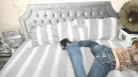 Snapshot of kiarose chatting on 12-22-24, 07:11 Kia Rose online show from 12-22-24, 07:11