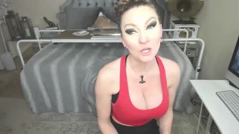 Snapshot of kiarose chatting on 03-07-25, 09:18 Kia Rose online show from 03-07-25, 09:18